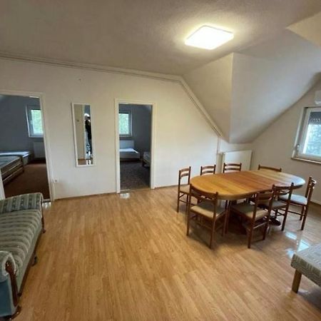 Gabor Aron Apartment Hajdúszoboszló Esterno foto