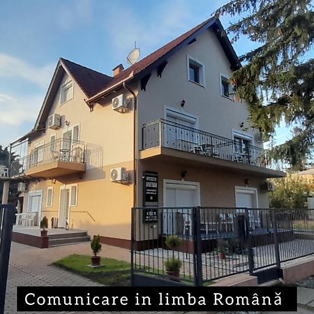 Gabor Aron Apartment Hajdúszoboszló Esterno foto