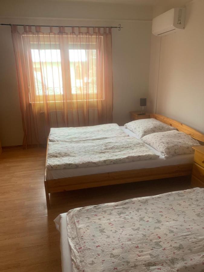 Gabor Aron Apartment Hajdúszoboszló Esterno foto