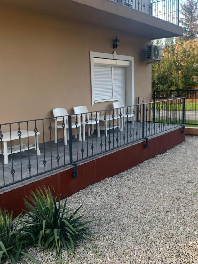 Gabor Aron Apartment Hajdúszoboszló Esterno foto