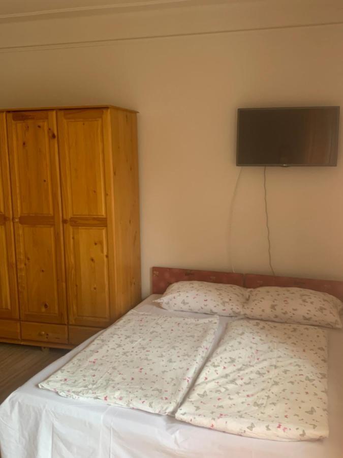 Gabor Aron Apartment Hajdúszoboszló Esterno foto