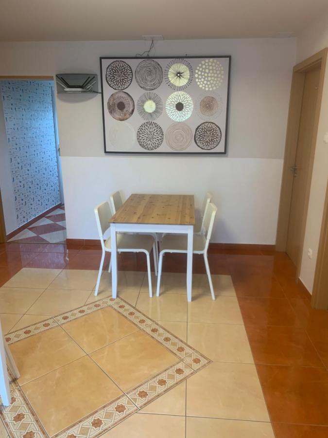 Gabor Aron Apartment Hajdúszoboszló Esterno foto
