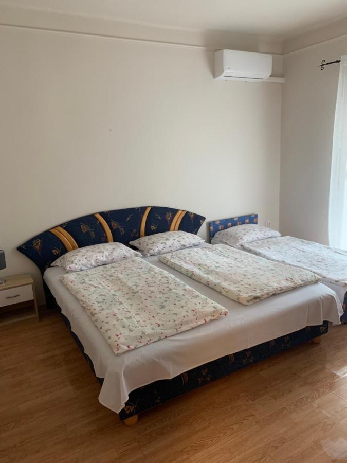 Gabor Aron Apartment Hajdúszoboszló Esterno foto